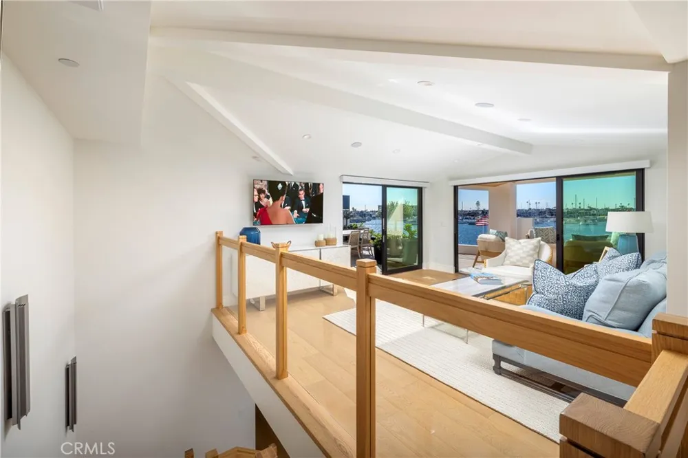 130 S Bay Front Newport Beach, CA 92662