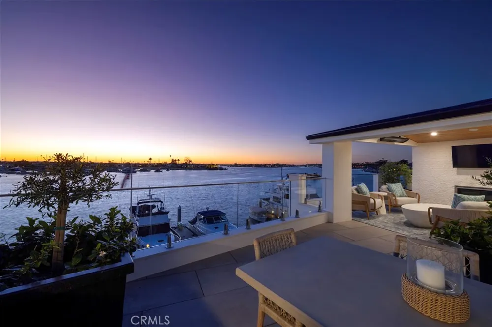 130 S Bay Front Newport Beach, CA 92662