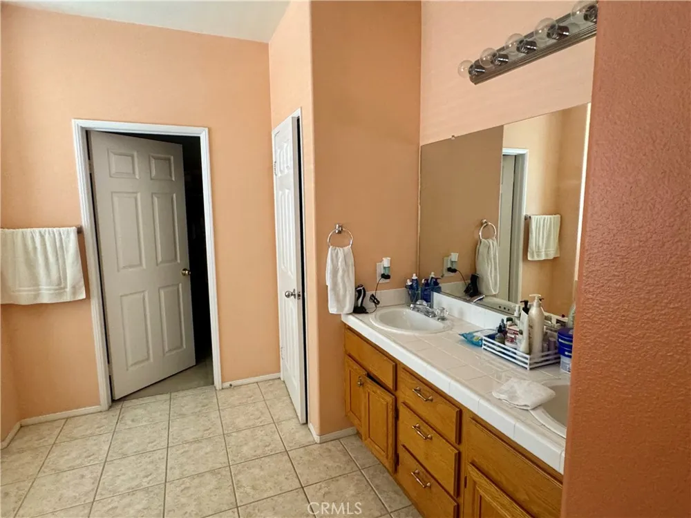 313 Napa Court Fullerton, CA 92833