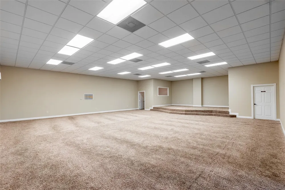 601 May Street Madisonville, TX 77864