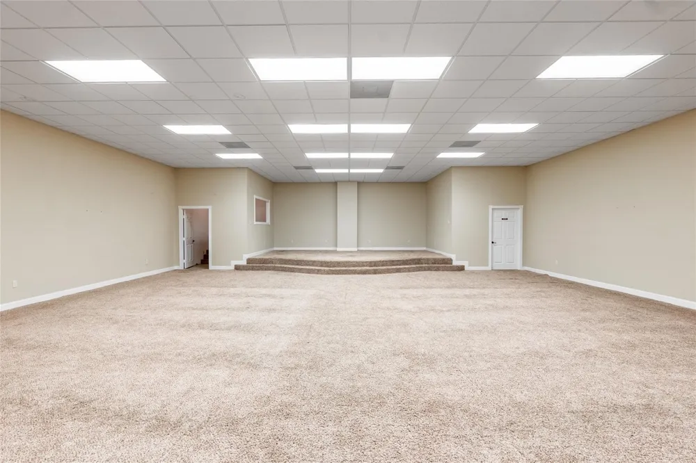 601 May Street Madisonville, TX 77864