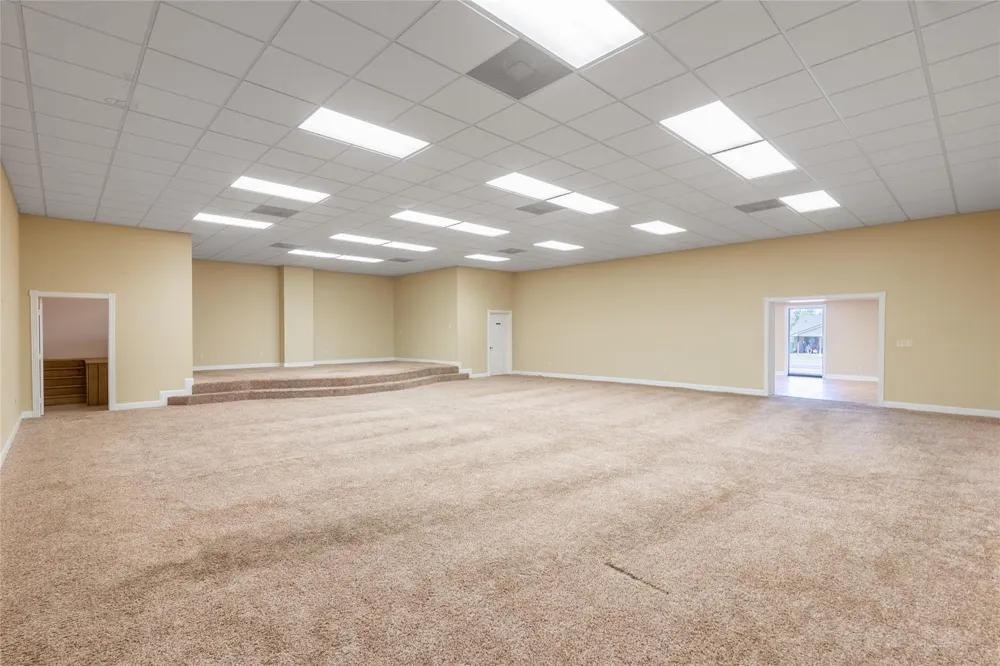601 May Street Madisonville, TX 77864