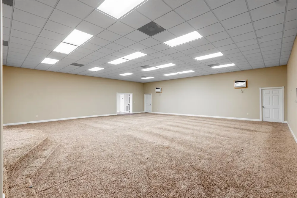 601 May Street Madisonville, TX 77864