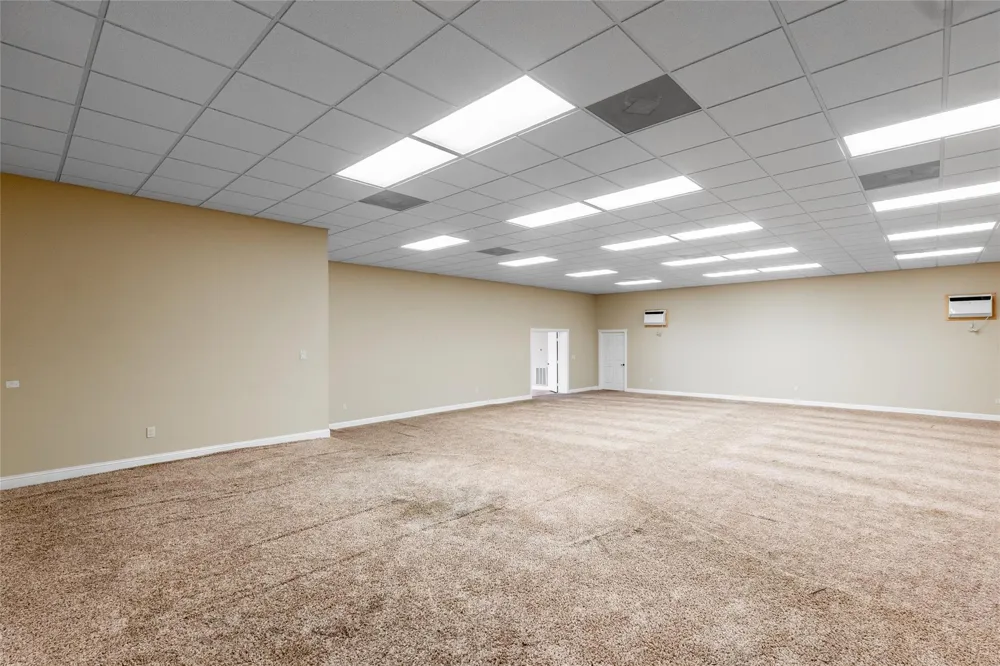 601 May Street Madisonville, TX 77864