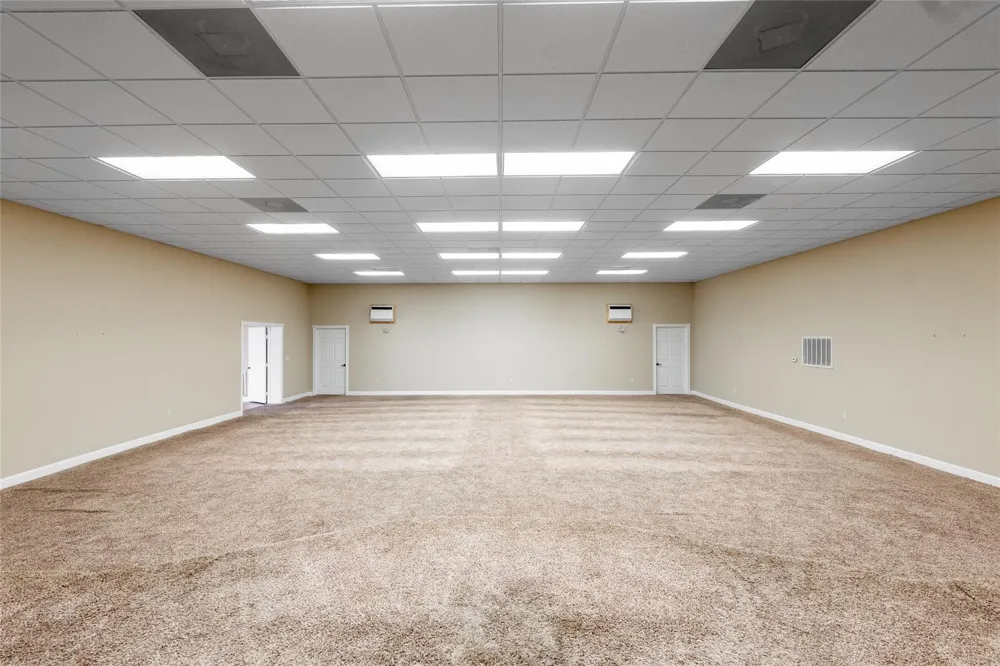 601 May Street Madisonville, TX 77864