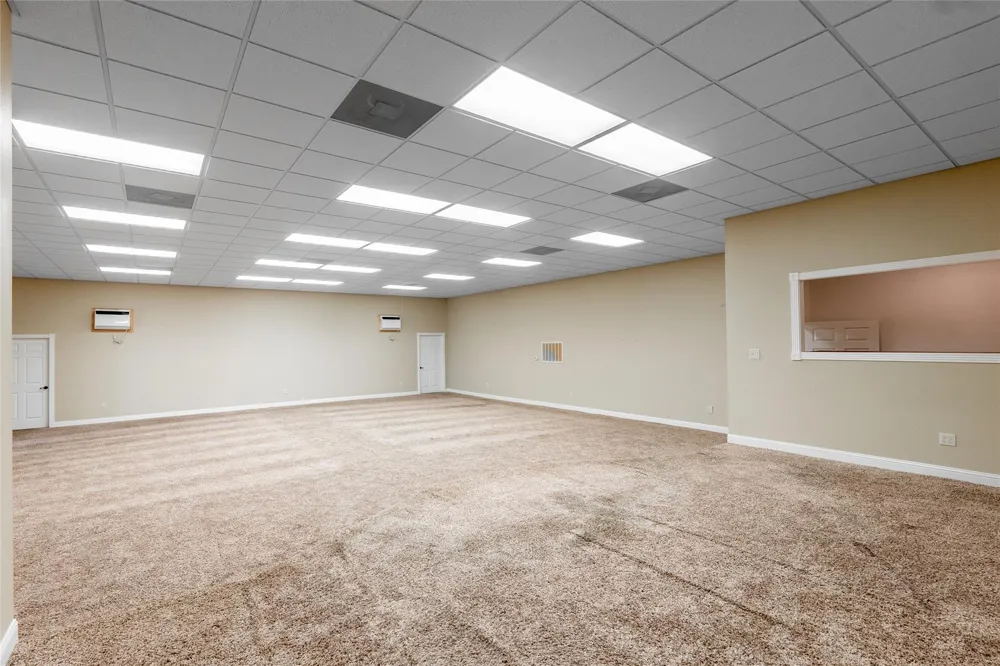 601 May Street Madisonville, TX 77864