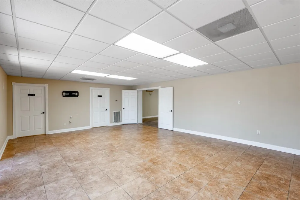 601 May Street Madisonville, TX 77864