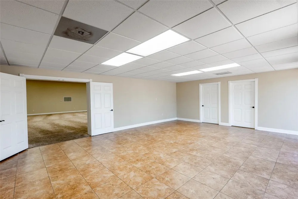 601 May Street Madisonville, TX 77864