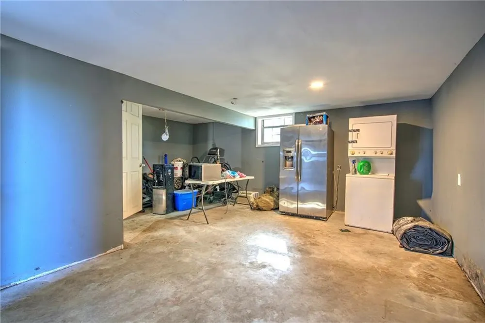 7084 Bartosch Robstown, TX 78380