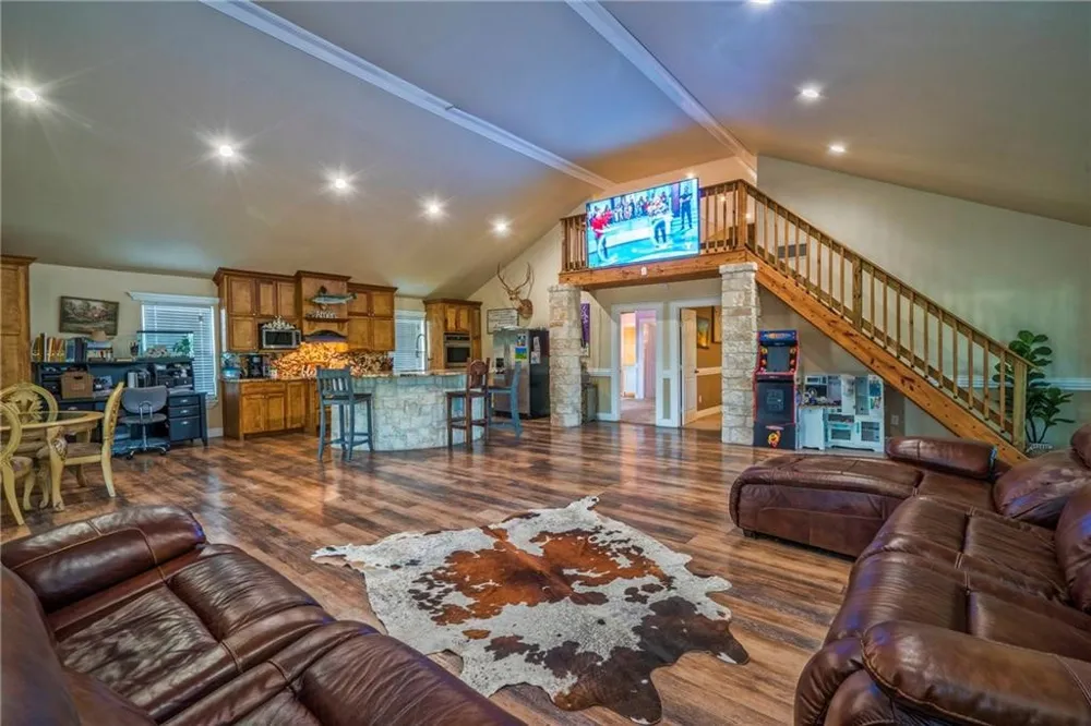 7084 Bartosch Robstown, TX 78380