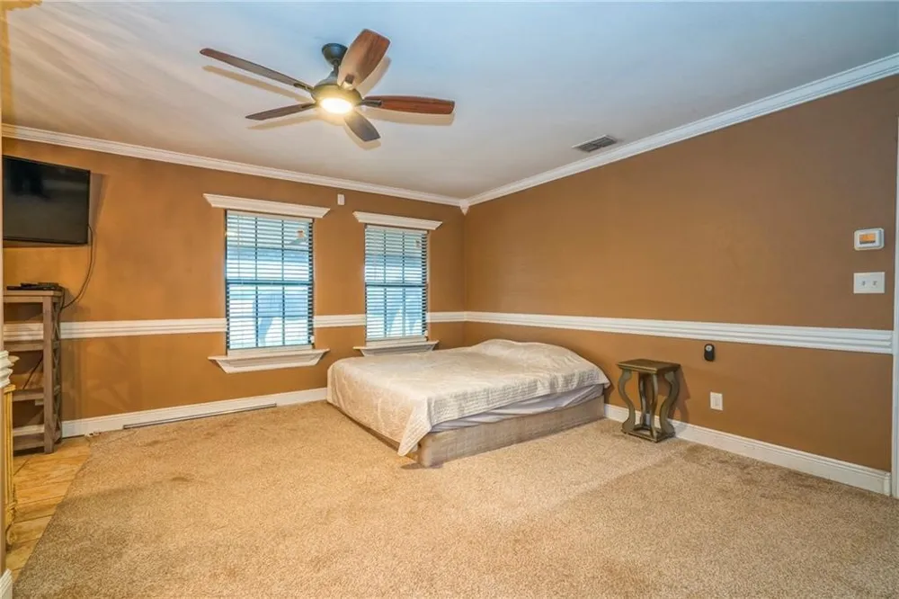 7084 Bartosch Robstown, TX 78380