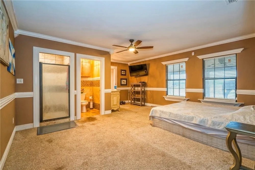 7084 Bartosch Robstown, TX 78380