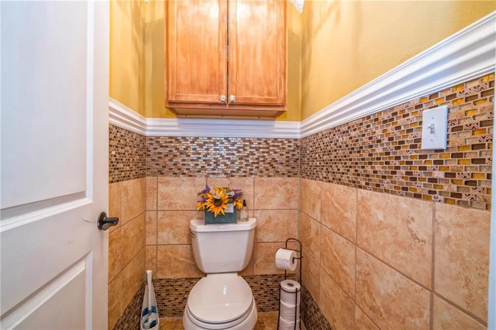 7084 Bartosch Robstown, TX 78380