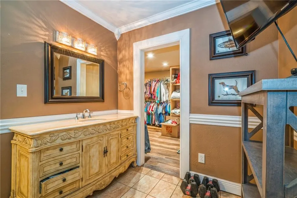 7084 Bartosch Robstown, TX 78380