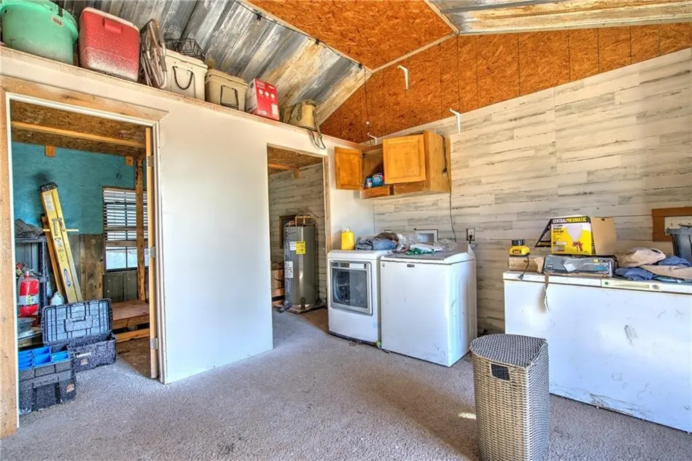 7084 Bartosch Robstown, TX 78380