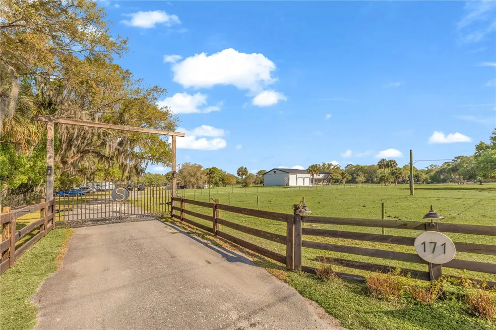 171 RIVER OAKS DRIVE Osteen, FL 32764