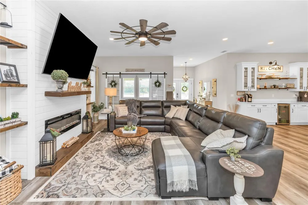 171 RIVER OAKS DRIVE Osteen, FL 32764