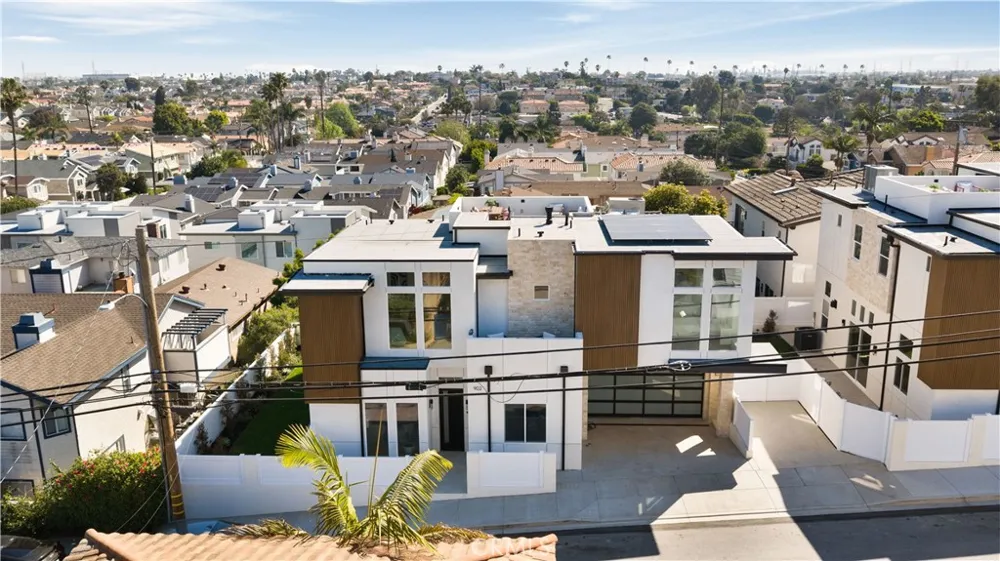 902 Green Redondo Beach, CA 90278