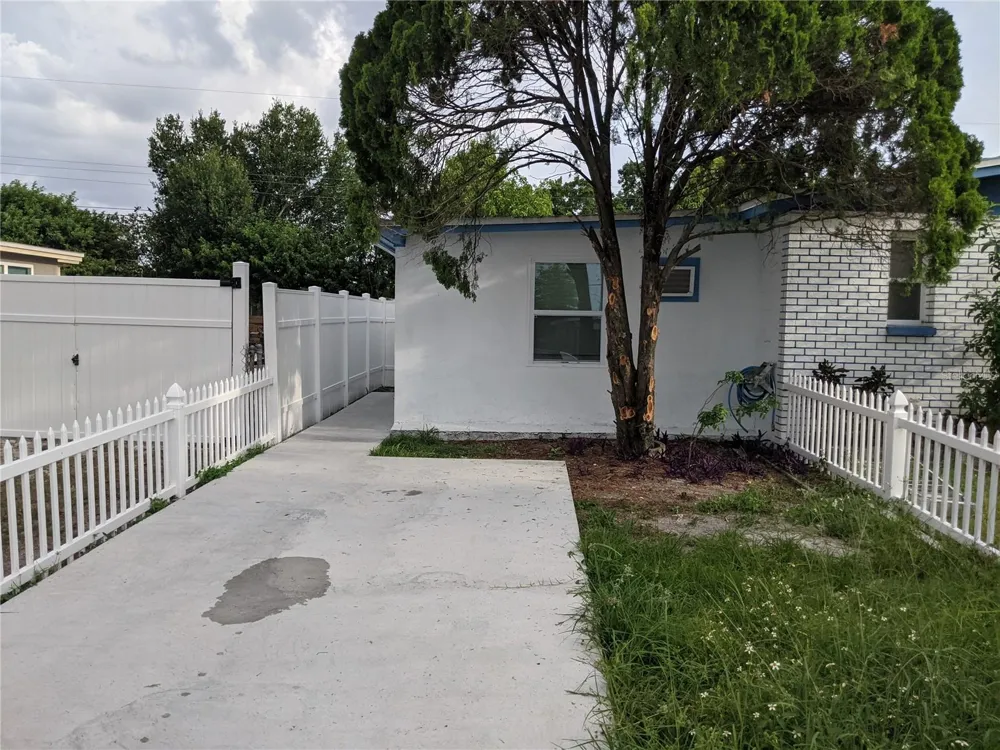 4538 W MINNEHAHA STREET #B Tampa, FL 33614