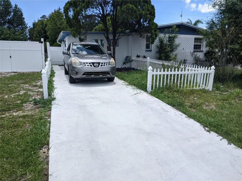 4538 W MINNEHAHA STREET #B Tampa, FL 33614