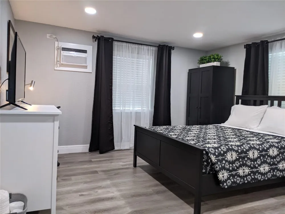 4538 W MINNEHAHA STREET #B Tampa, FL 33614
