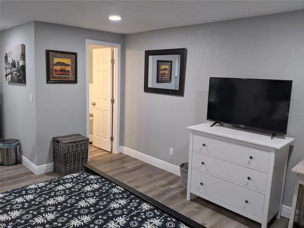 4538 W MINNEHAHA STREET #B Tampa, FL 33614