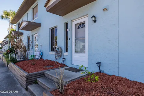3333 S Ridgewood Avenue #27