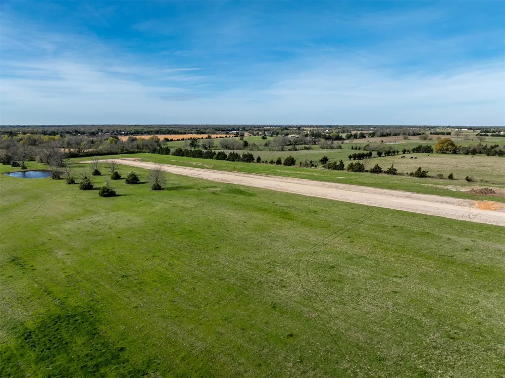 199 Private Road 33263 Sumner, TX 75486