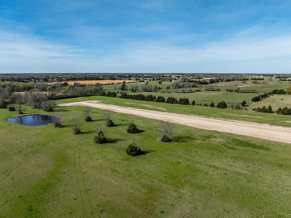 235 Private Road 33263 Sumner, TX 75486
