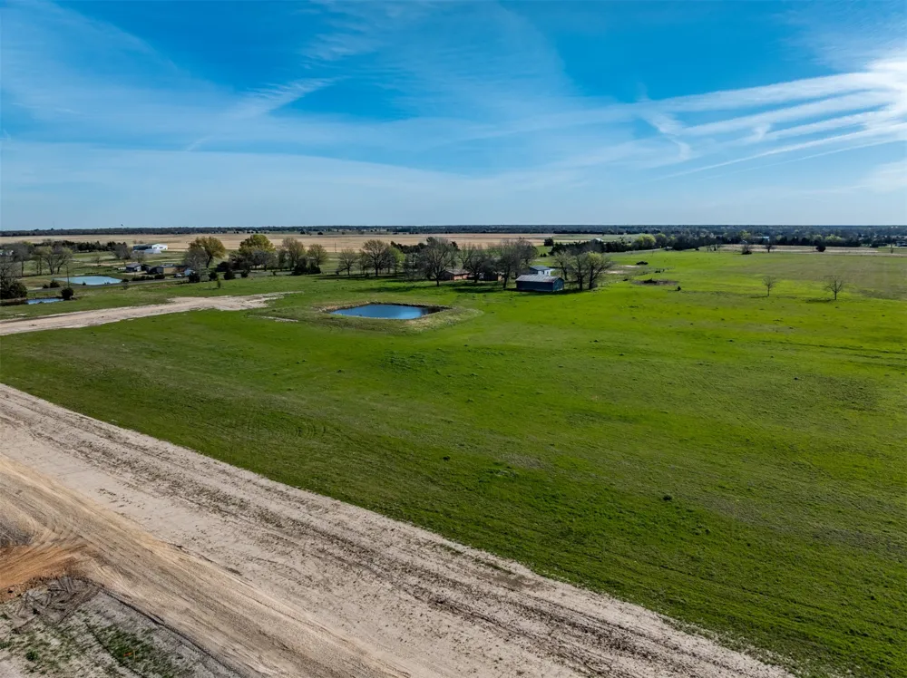 123 Private Road 33263 Sumner, TX 75486