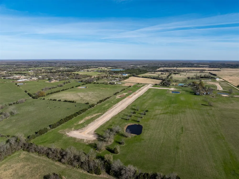 123 Private Road 33263 Sumner, TX 75486
