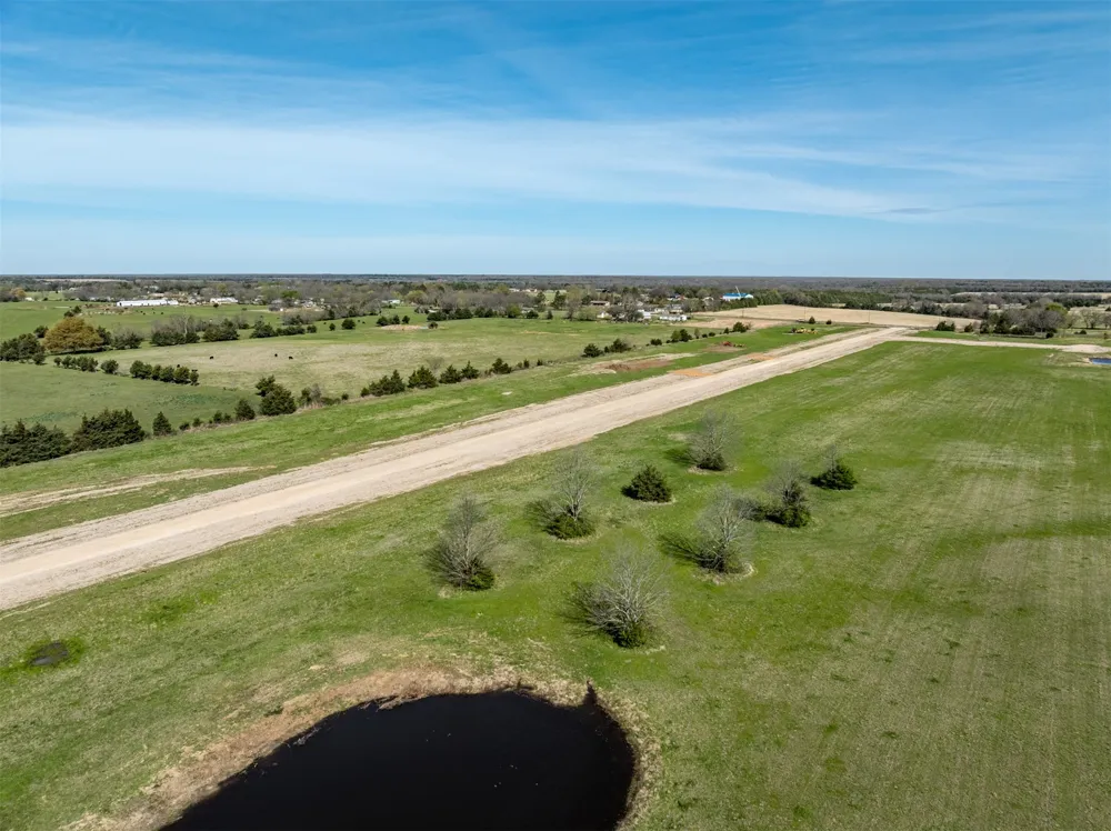 275 Private Road 33263 Sumner, TX 75486