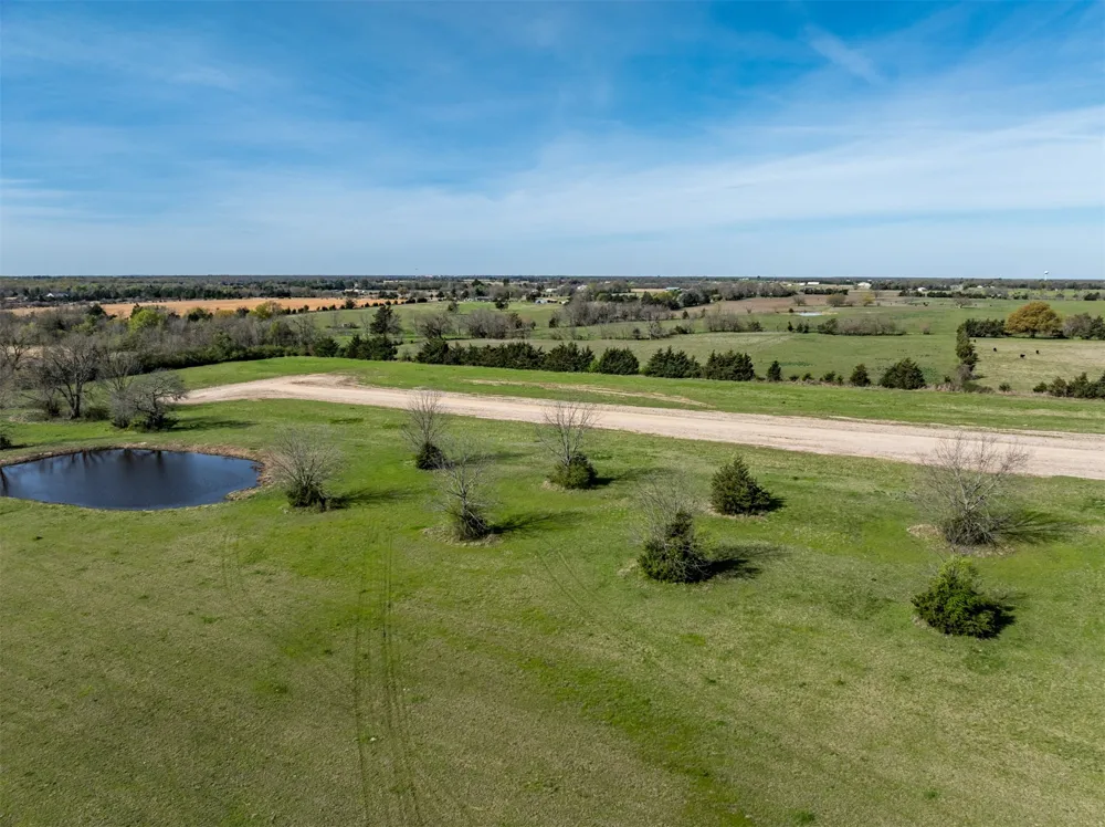 275 Private Road 33263 Sumner, TX 75486