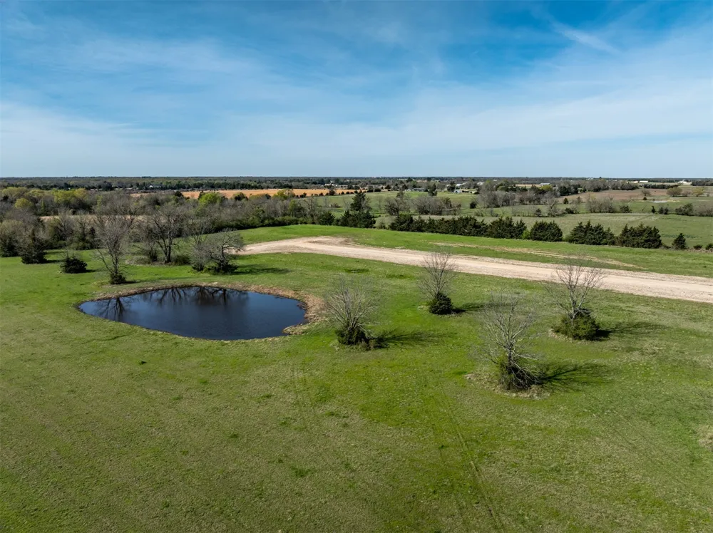 311 Private Road 33263 Sumner, TX 75486