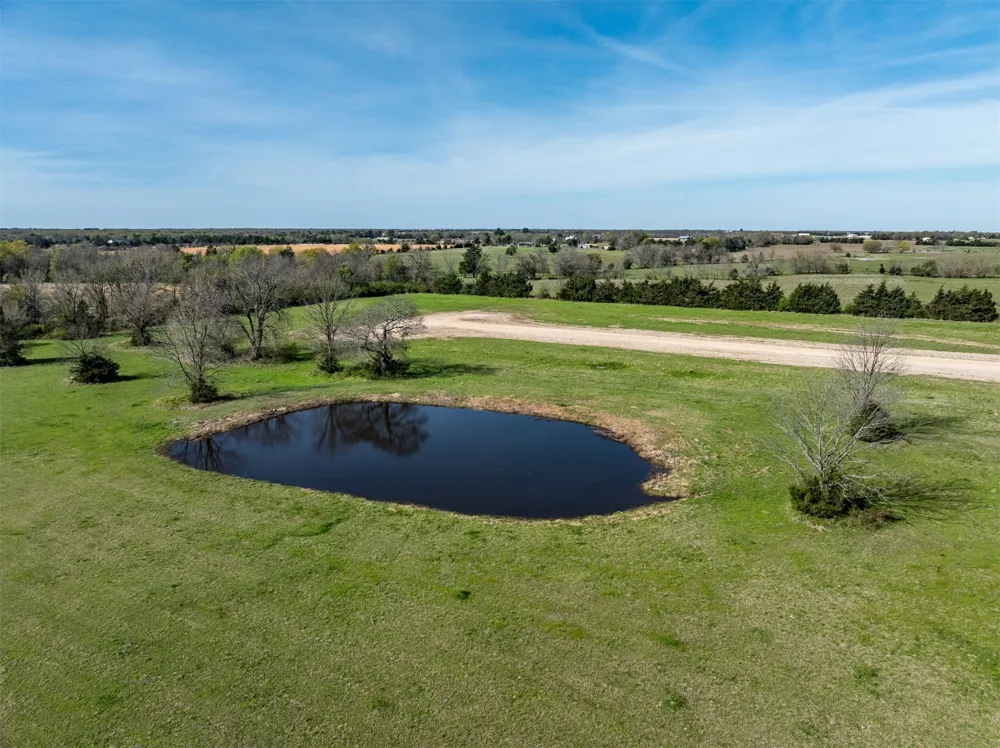 311 Private Road 33263 Sumner, TX 75486