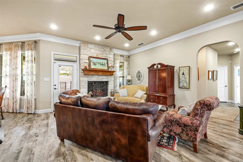 1177 Ronald Road Glen Rose, TX 76043
