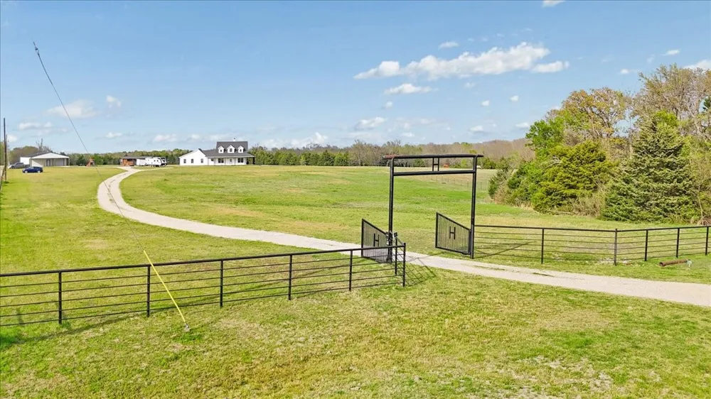 836 Fm-2068 Klondike, TX 75448