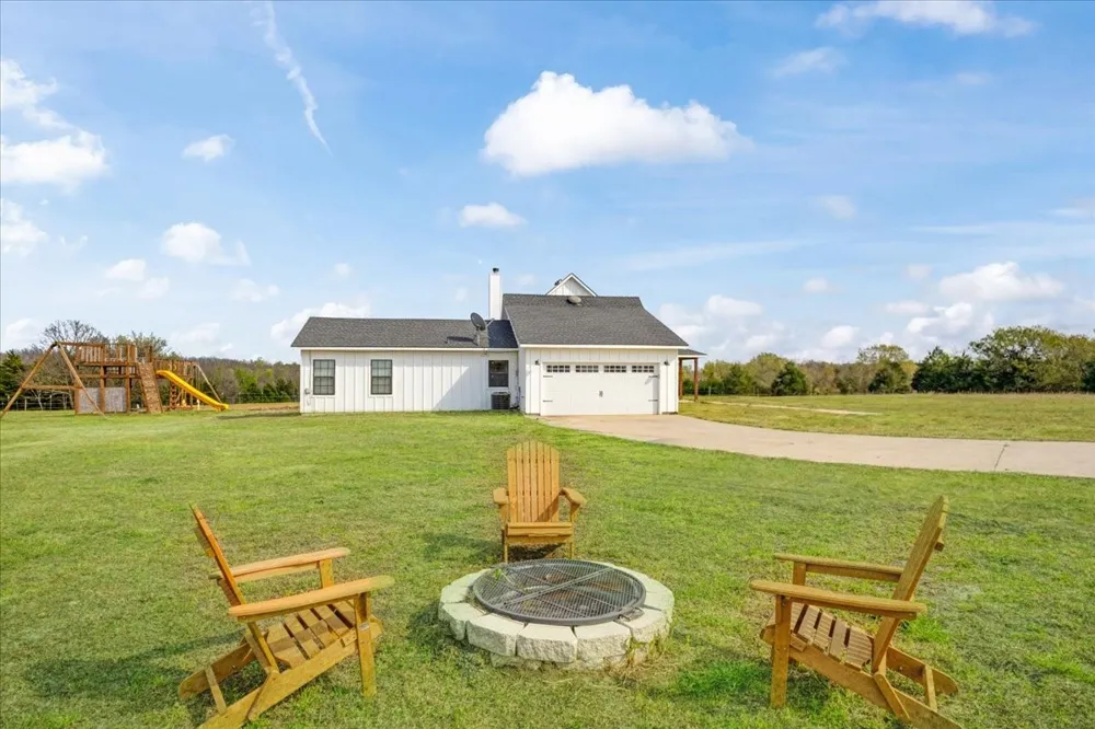836 Fm-2068 Klondike, TX 75448