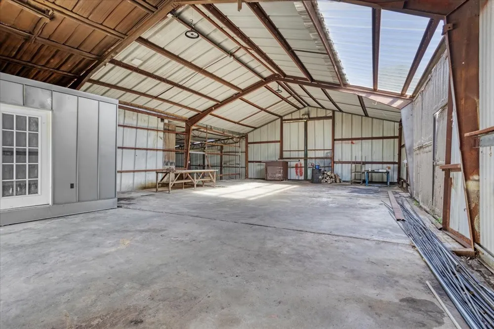 402 W Sam Rayburn Road Ector, TX 75439