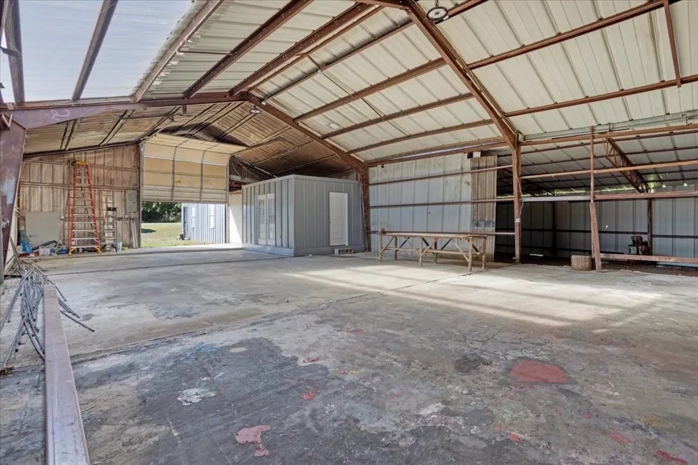 402 W Sam Rayburn Road Ector, TX 75439
