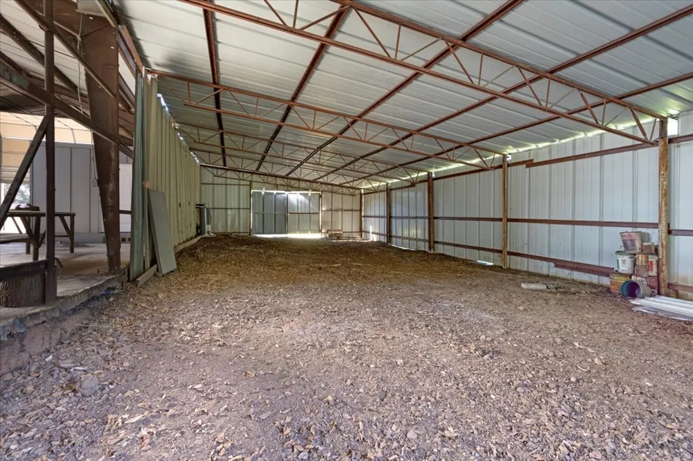 402 W Sam Rayburn Road Ector, TX 75439