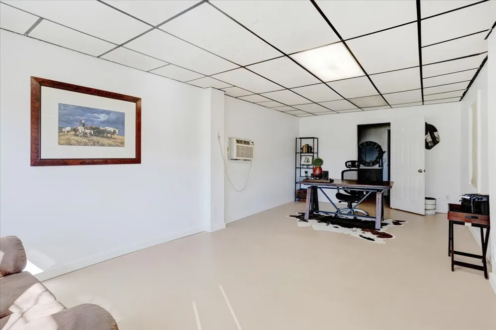 402 W Sam Rayburn Road Ector, TX 75439