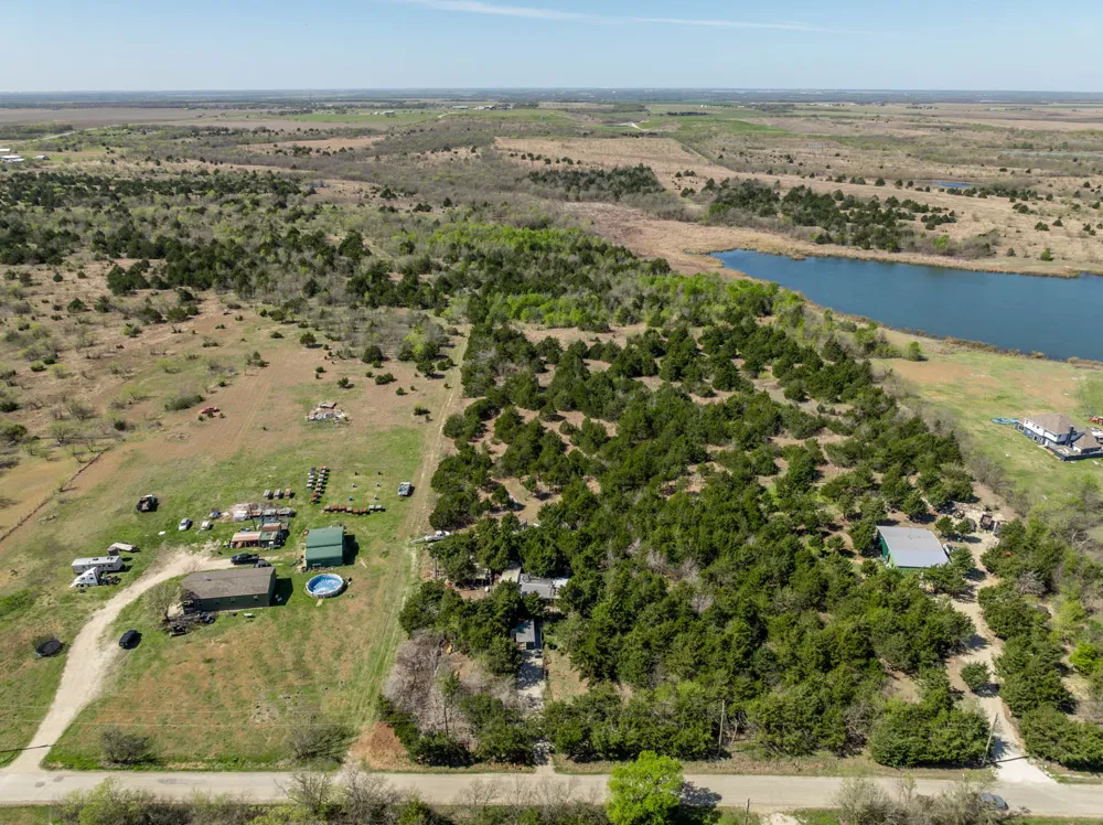 930 Lakeside Drive Avalon, TX 76623