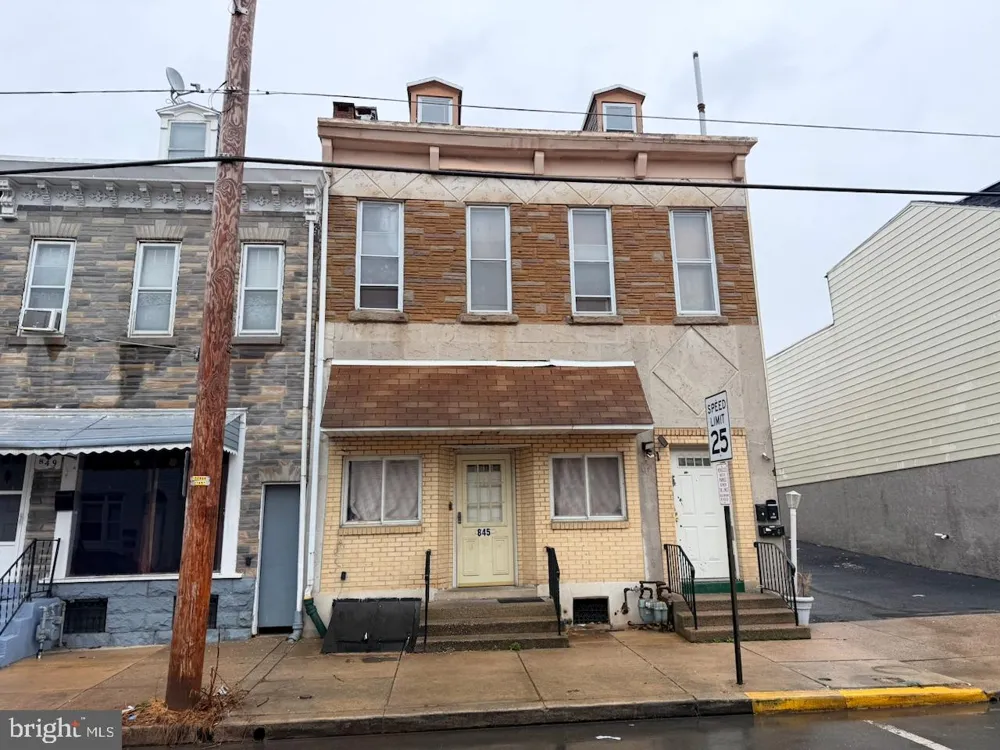 845 8TH STREET Reading, PA 19604