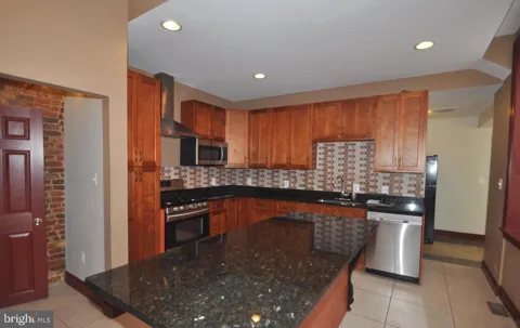 804 HOLLINS STREET #1