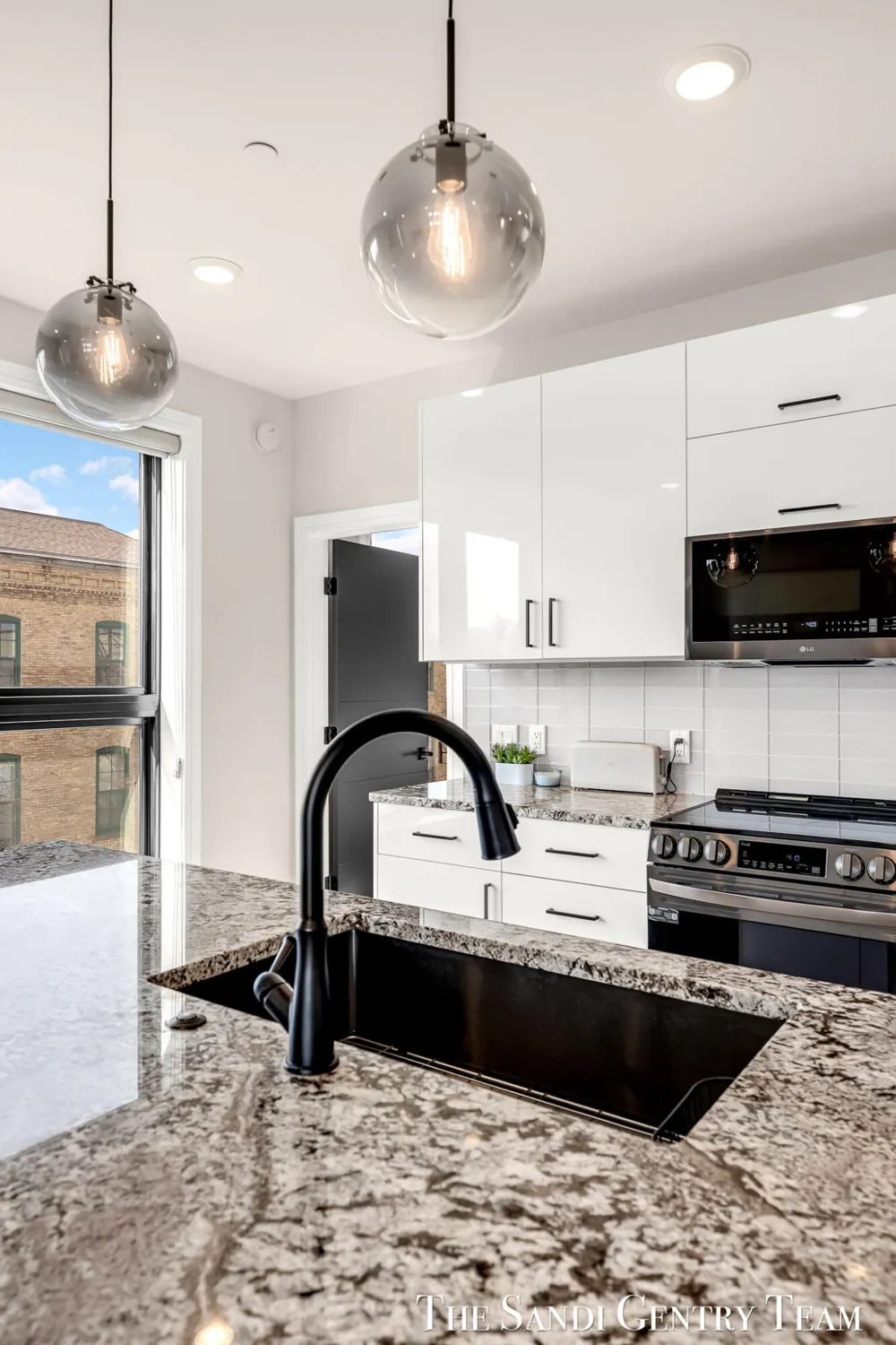 300 Washington Avenue #Unit 16 Grand Haven, MI 49417