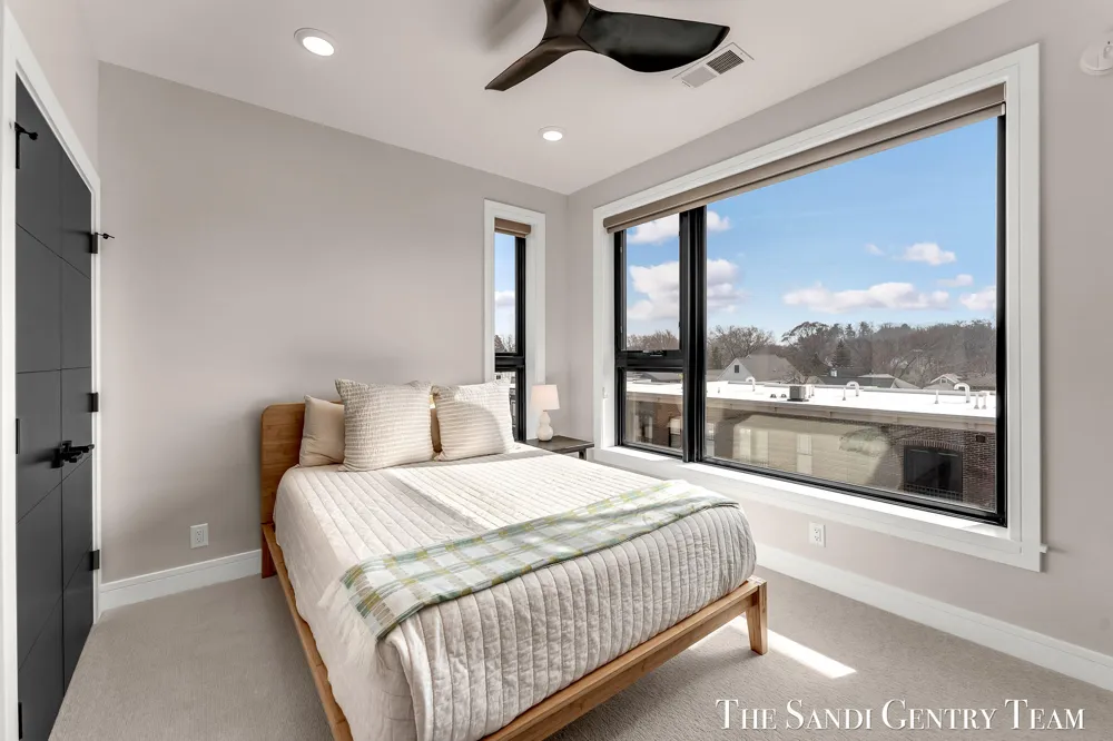 300 Washington Avenue #Unit 16 Grand Haven, MI 49417