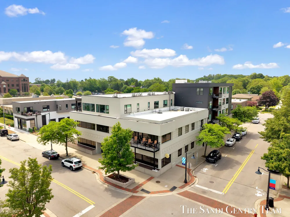 300 Washington Avenue #Unit 16 Grand Haven, MI 49417