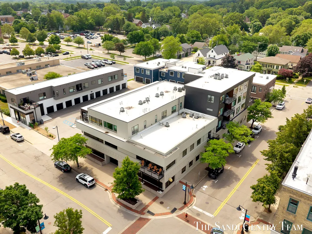 300 Washington Avenue #Unit 16 Grand Haven, MI 49417