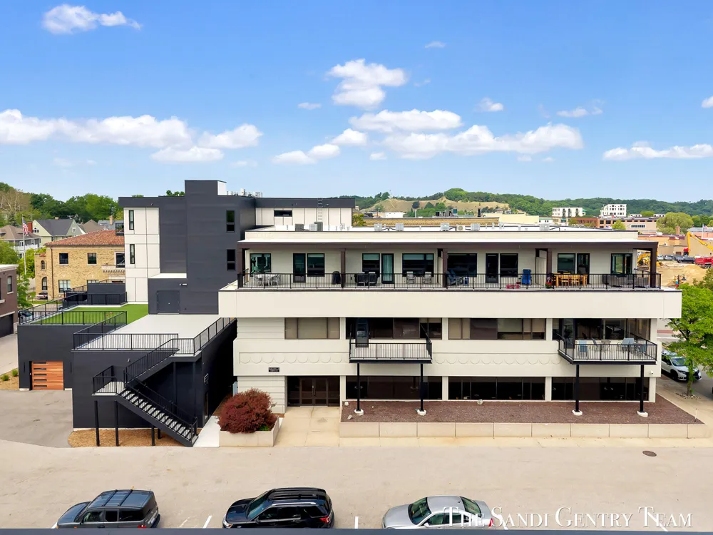 300 Washington Avenue #Unit 16 Grand Haven, MI 49417